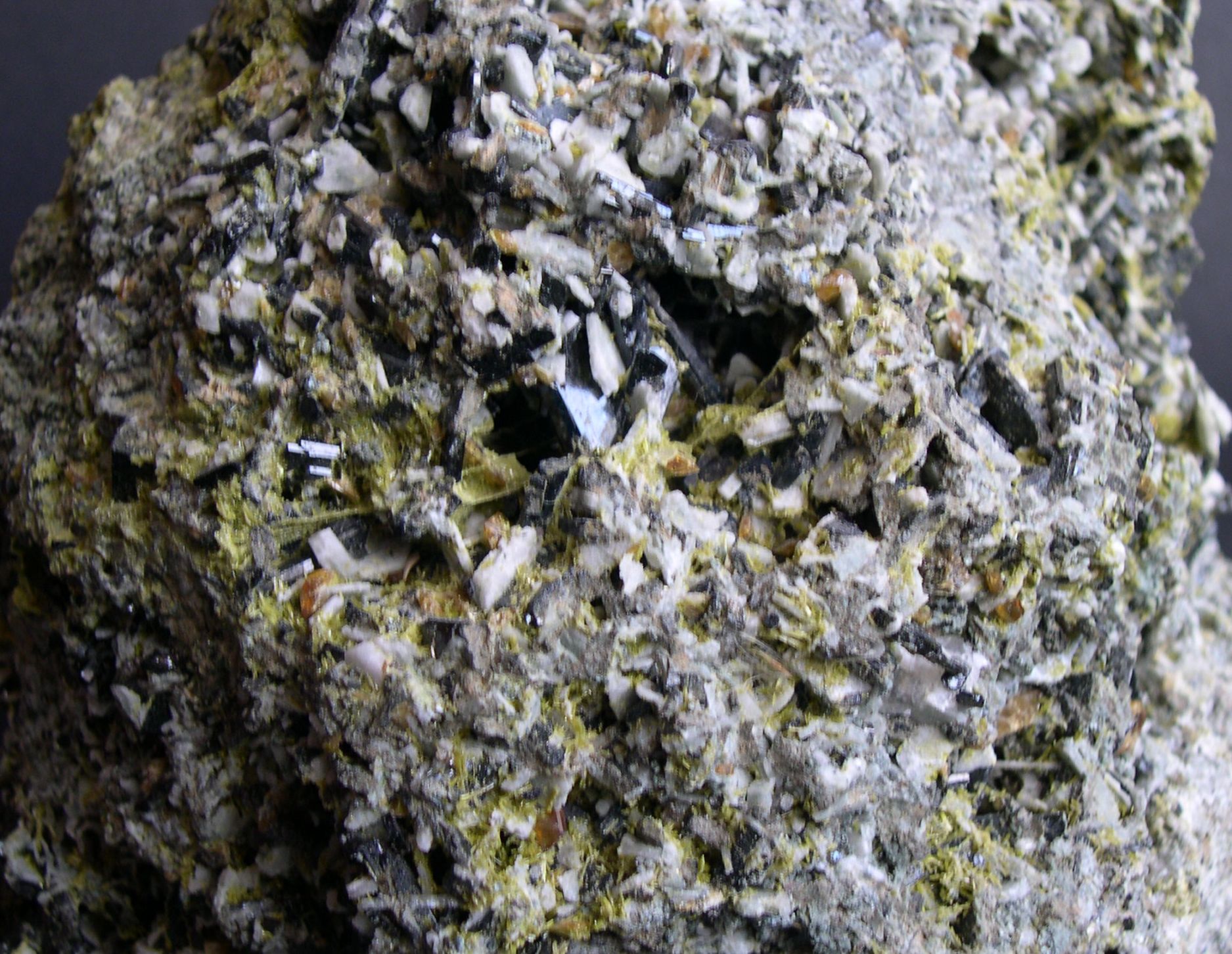 Hédenbergite-Sphène-Epidote