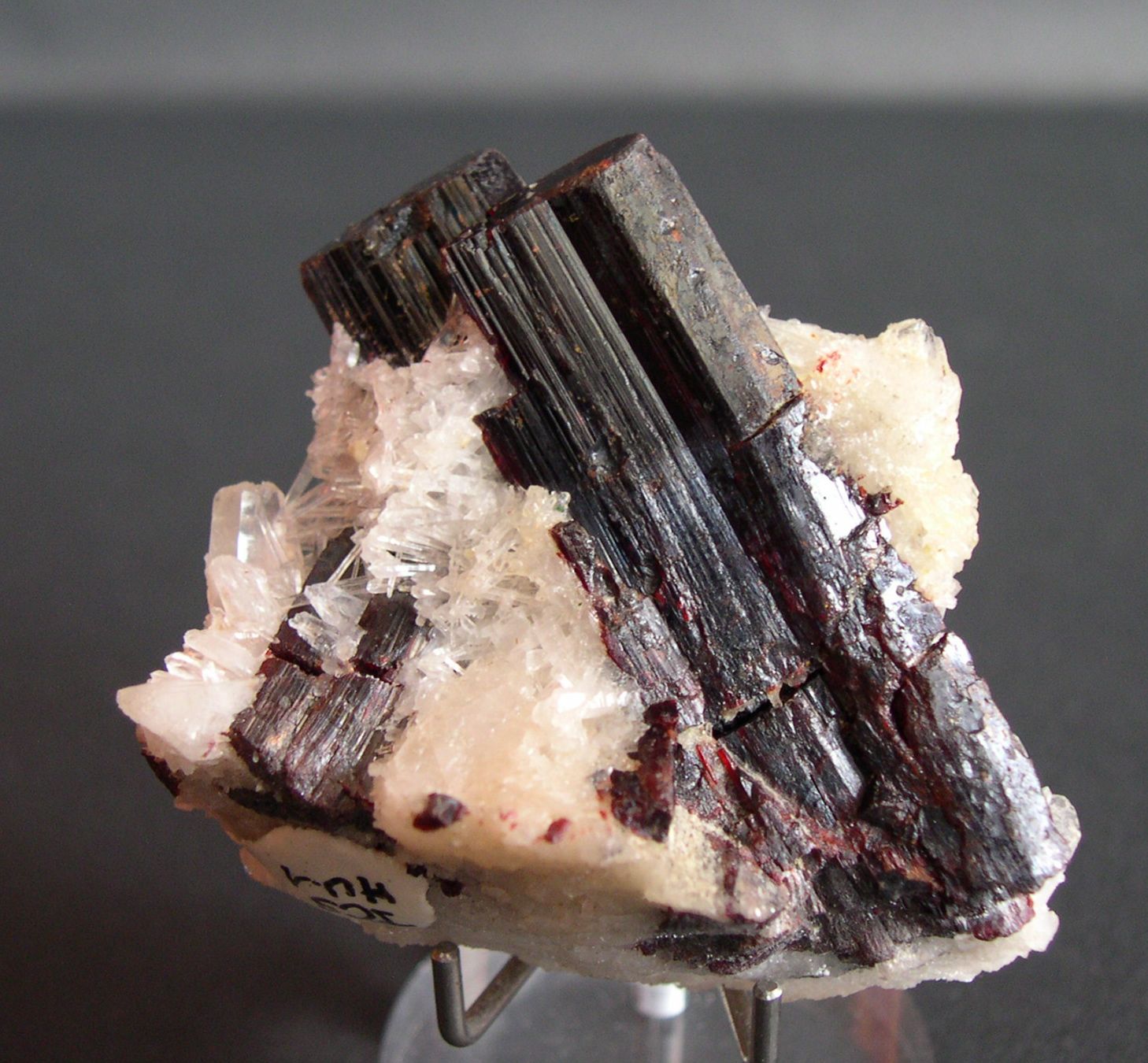 Hubnerite